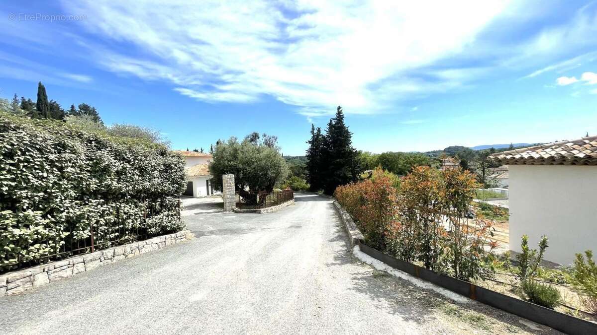 Appartement à OPIO