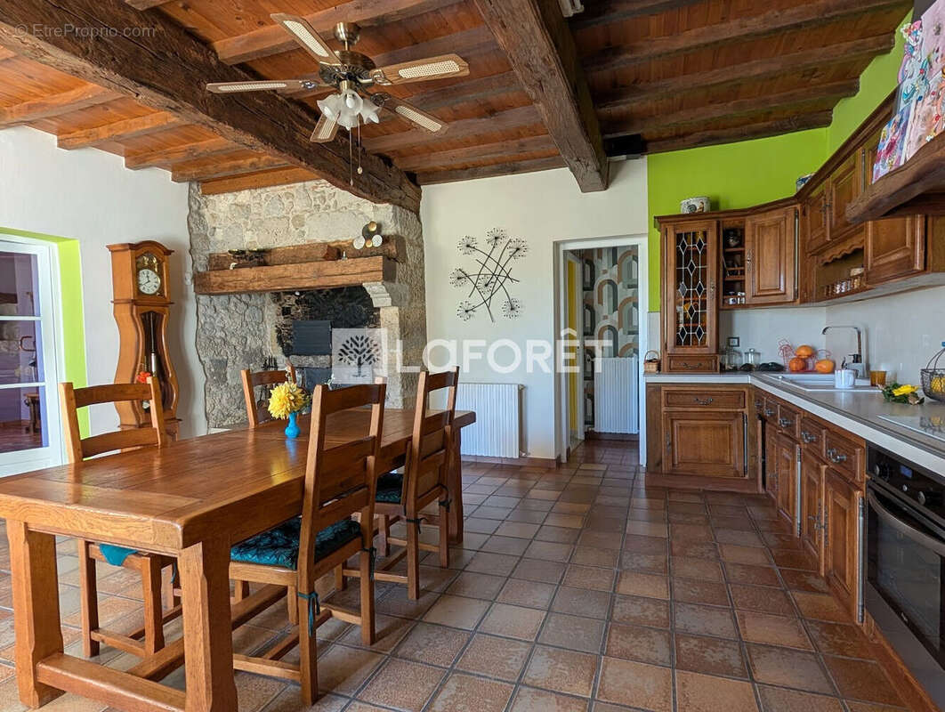 Maison à MONCRABEAU