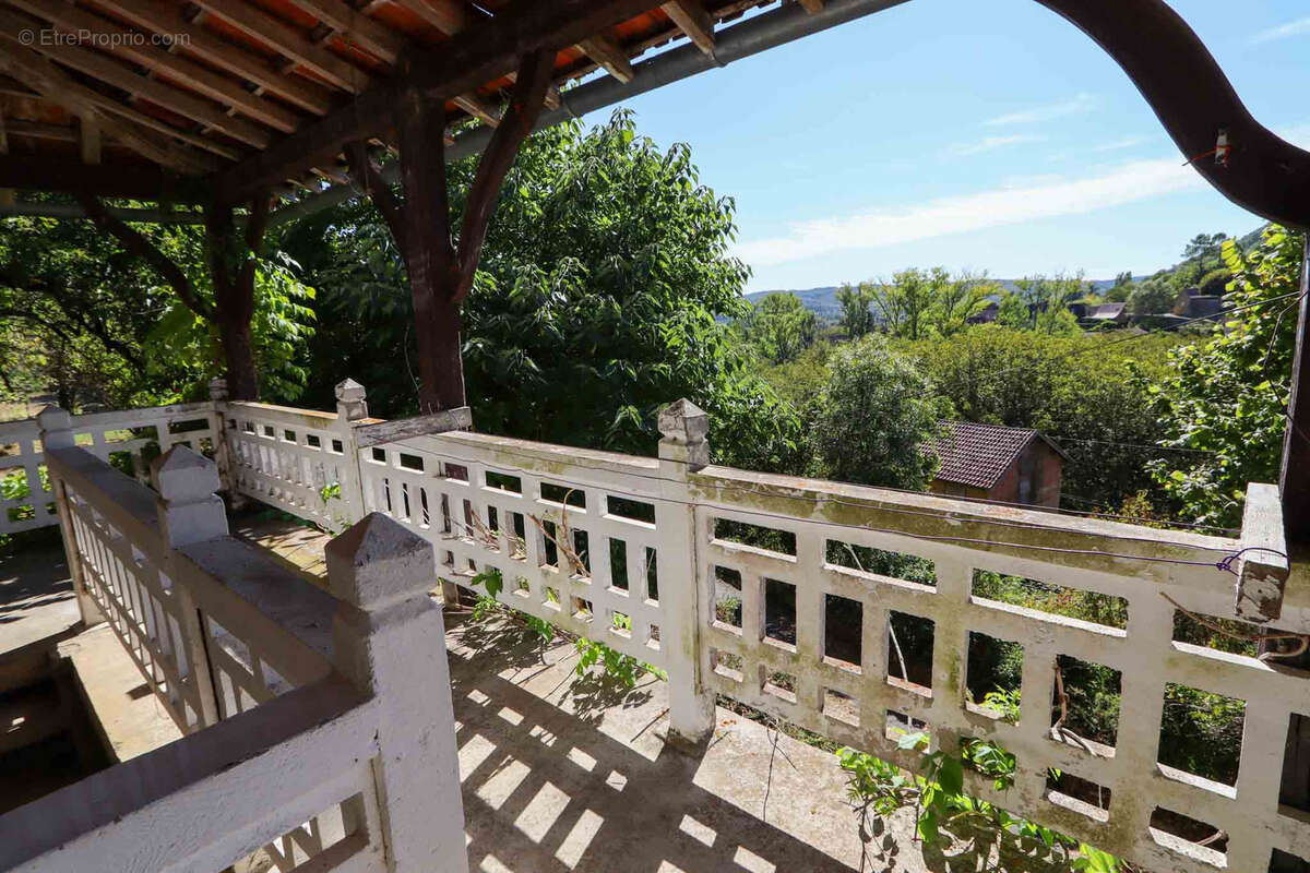 Maison à BEYNAC-ET-CAZENAC