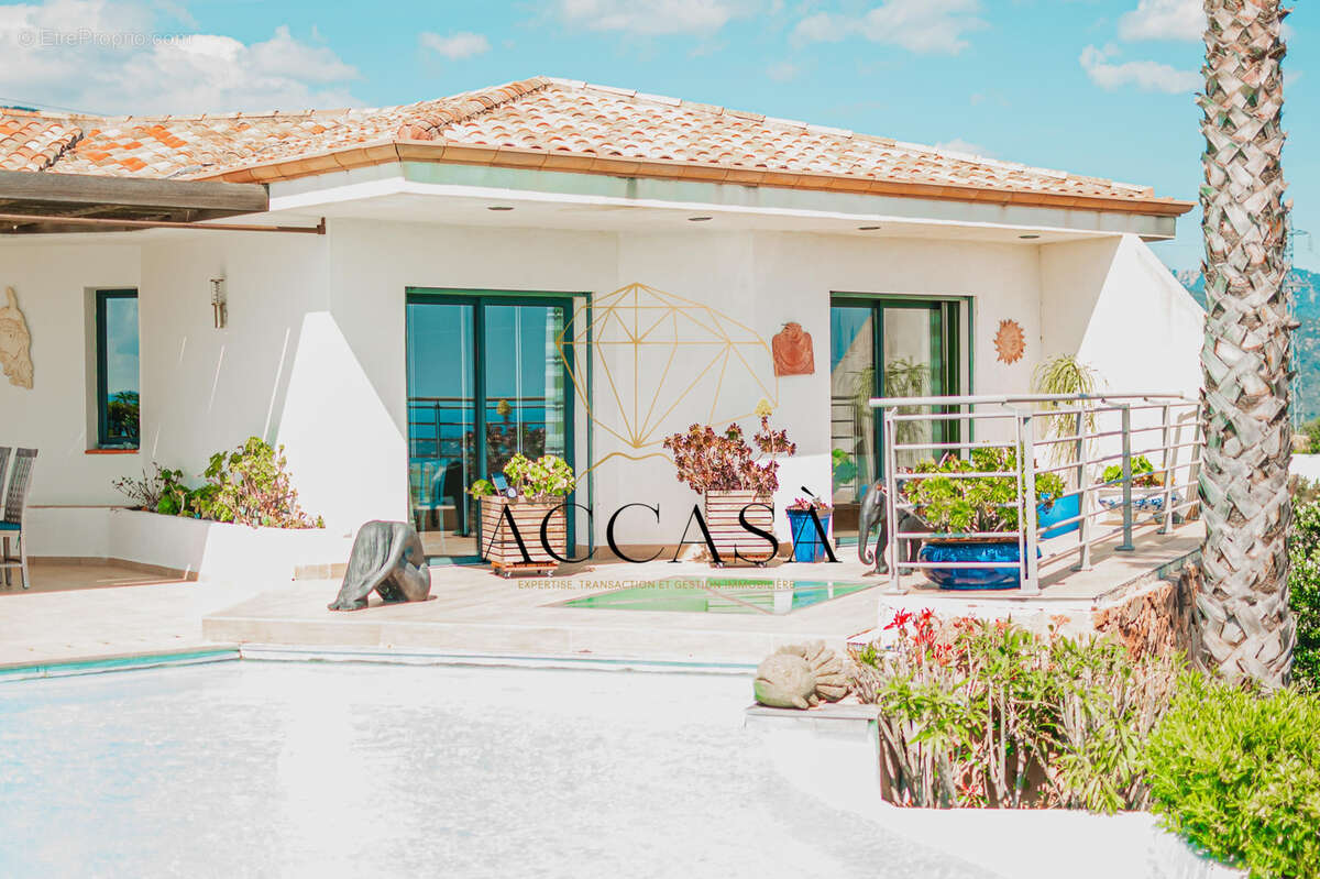 Maison à PORTO-VECCHIO