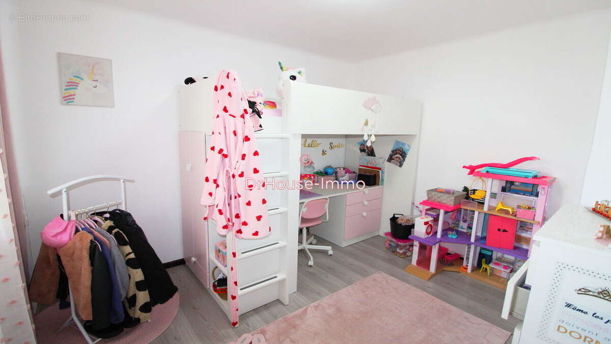 Appartement à MARSEILLE-3E