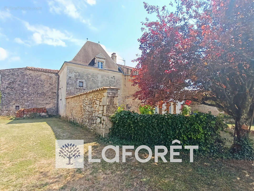 Maison à MAZEROLLES