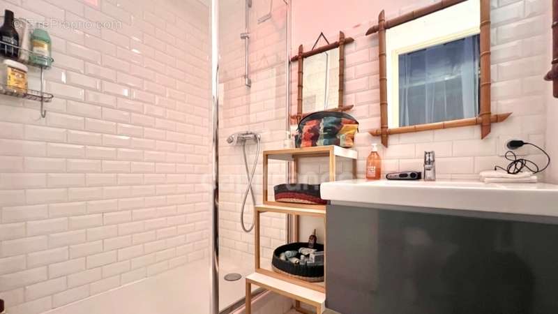 Commerce à AIGUES-MORTES