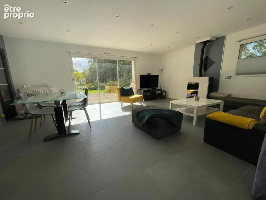 Belle propriété de 185m2 avec une piscine et des dépendances - photo 3
