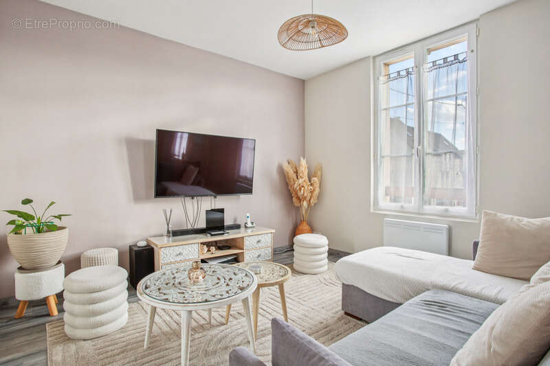 Appartement à MORIGNY-CHAMPIGNY