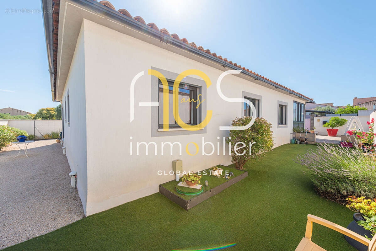 Achat Vente Maison Gignac-la-Nerthe  4 pièces 114m2 Jardin Garage - photo 5