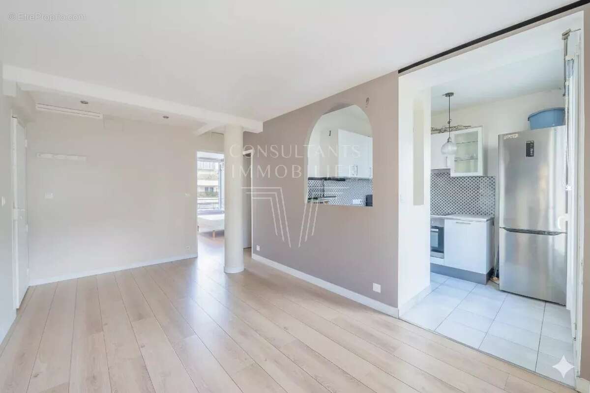 Appartement à LEVALLOIS-PERRET