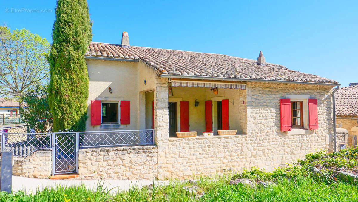 Maison à SAINT-RESTITUT