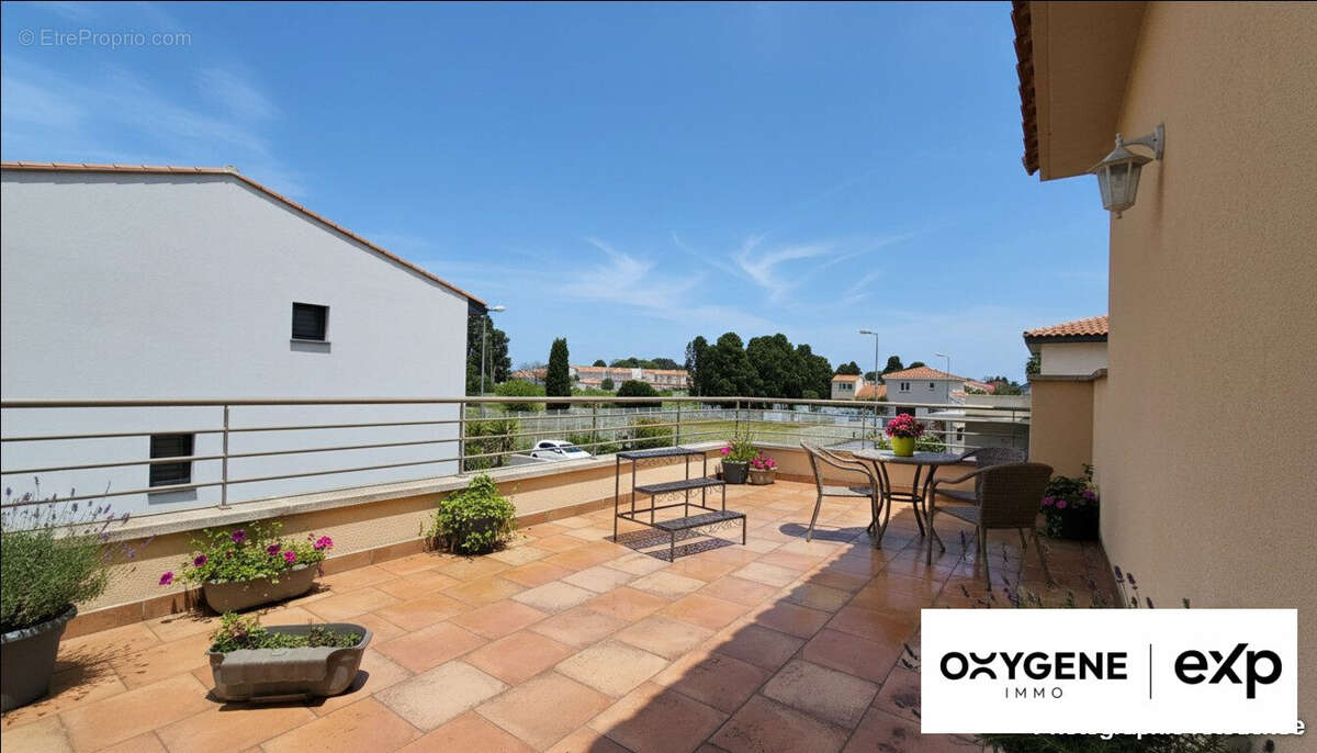 Maison à SAINT-LAURENT-DE-LA-SALANQUE