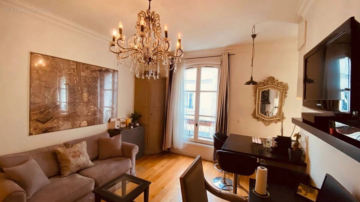 Appartement à PARIS-18E