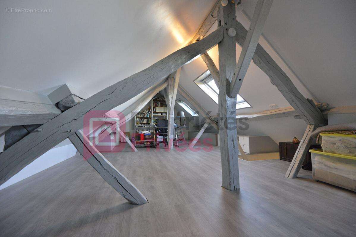 Maison à COSNE-COURS-SUR-LOIRE