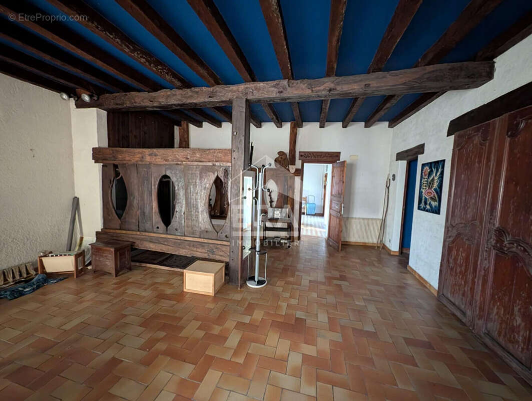 Maison à MENESPLET