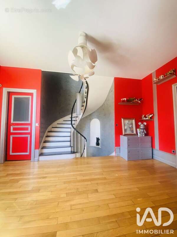 Maison 320 m² à Amiens  - photo 4