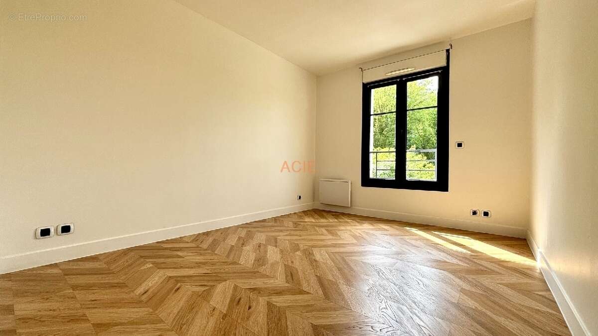 Appartement à LOUVRES