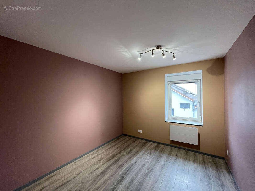 Maison à ROUGEMONT-LE-CHATEAU