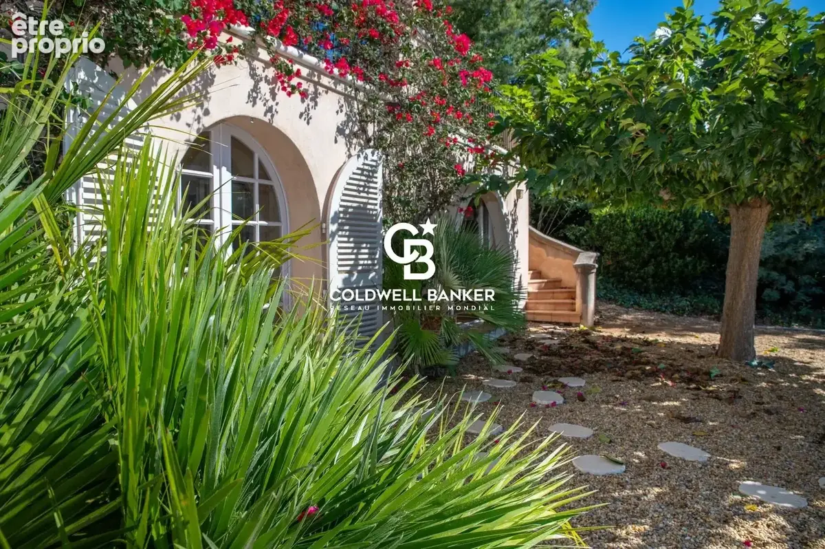 Villa de charme avec vue mer panoramique et piscine – Un cadre de vie privilégié - photo 7