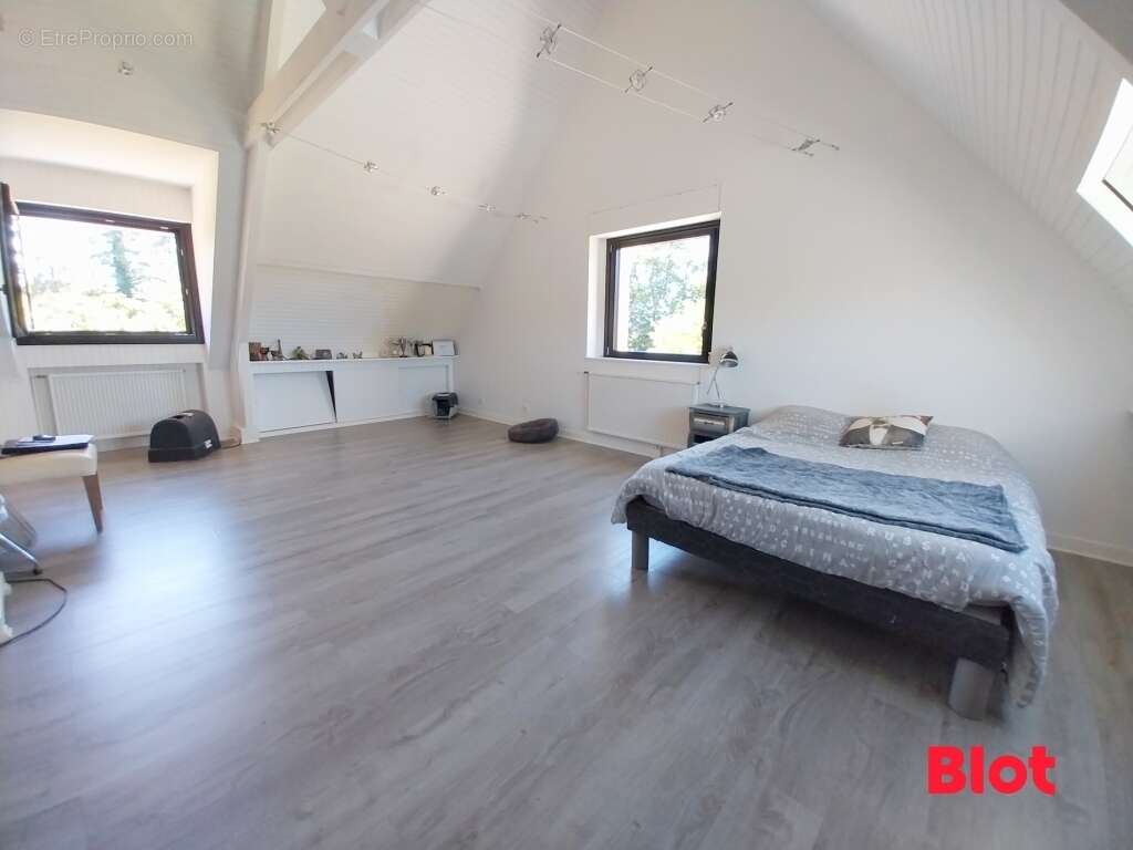 Maison 180 m² à Caudan  - photo 9