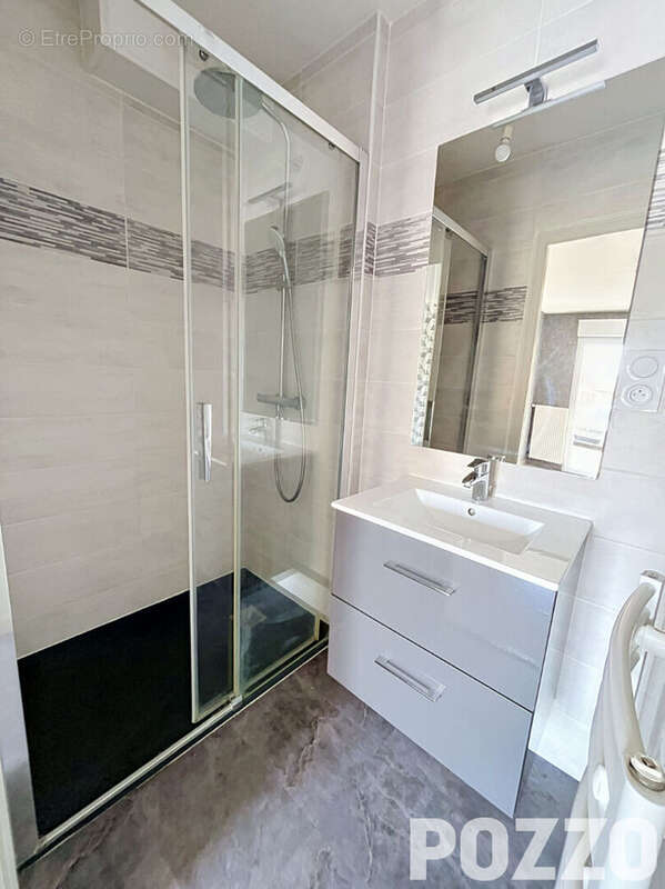 A Vendre - Vire Normandie - Maison 6 pièce(s) 119.5 m² - Vie de plain pied - Centre ville - photo 8