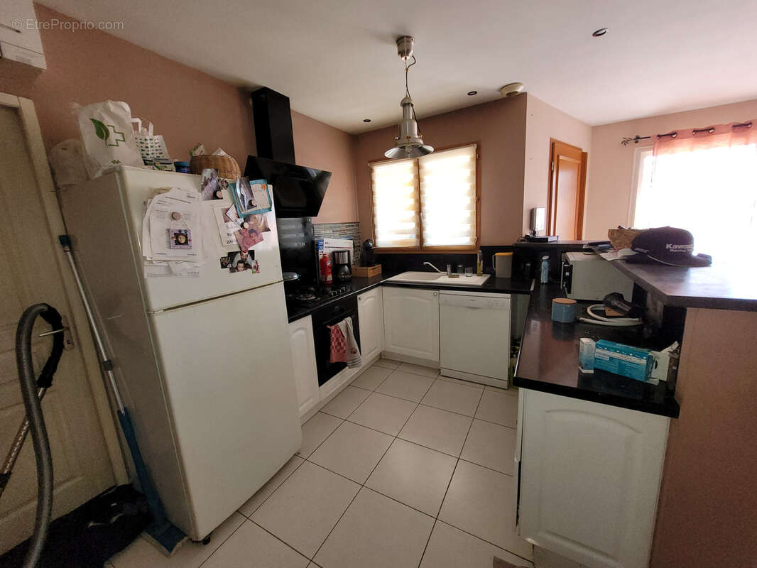 Salles d'Aude Villa de plain-pied SH 88 M2 type IV + garage et piscine sur terrain clos de 311 m2, expo sud. - photo 6