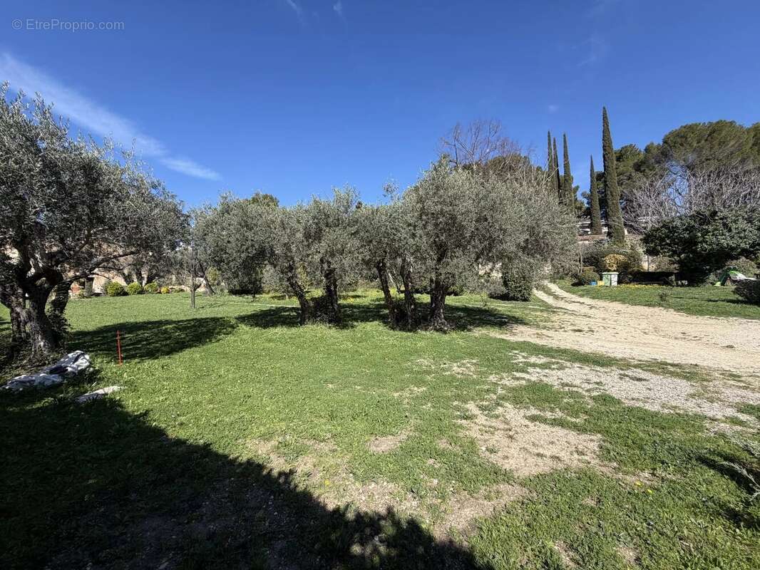 Terrain à AIX-EN-PROVENCE