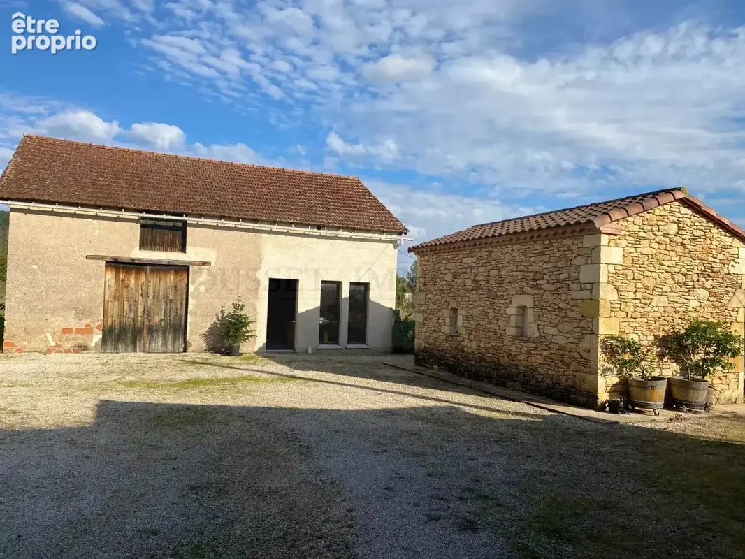 Superbe ensemble en pîerre avec piscine et dépendances au bord du Lot - photo 5