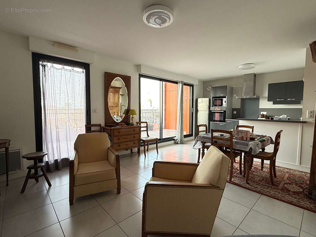 Exceptionnel en plein centre-ville - Appartement avec ascenseur et terrasse de  64 m2 - photo 5