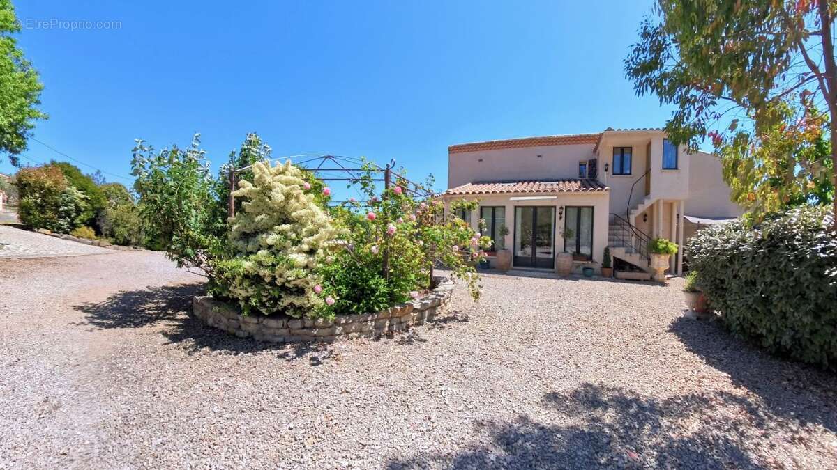 Maison 229 m² à Cesseras  - photo 210