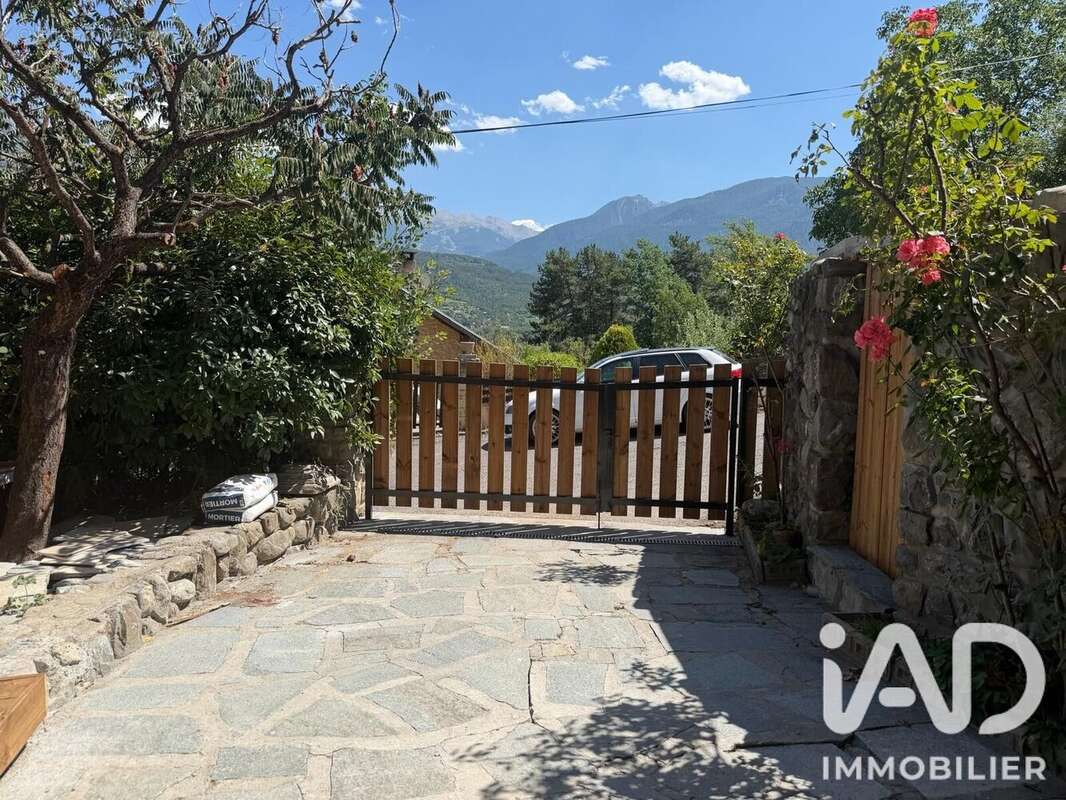 Appartement 90 m² à Embrun  - photo 7