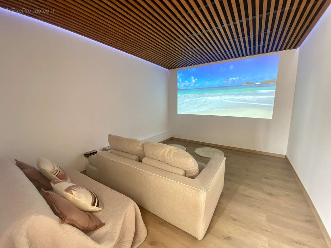 Maison à VILLEMOUSTAUSSOU