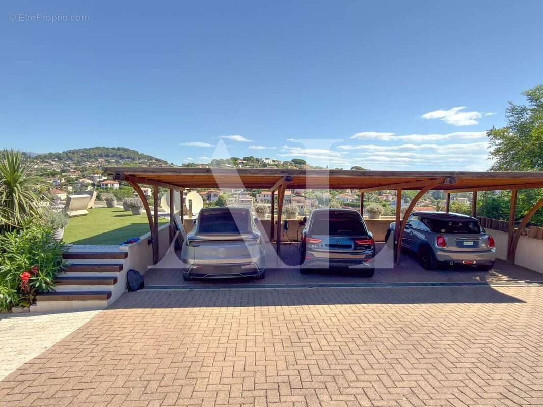 Super-cannes – villa contemporaine avec vue mer panoramique - photo 27