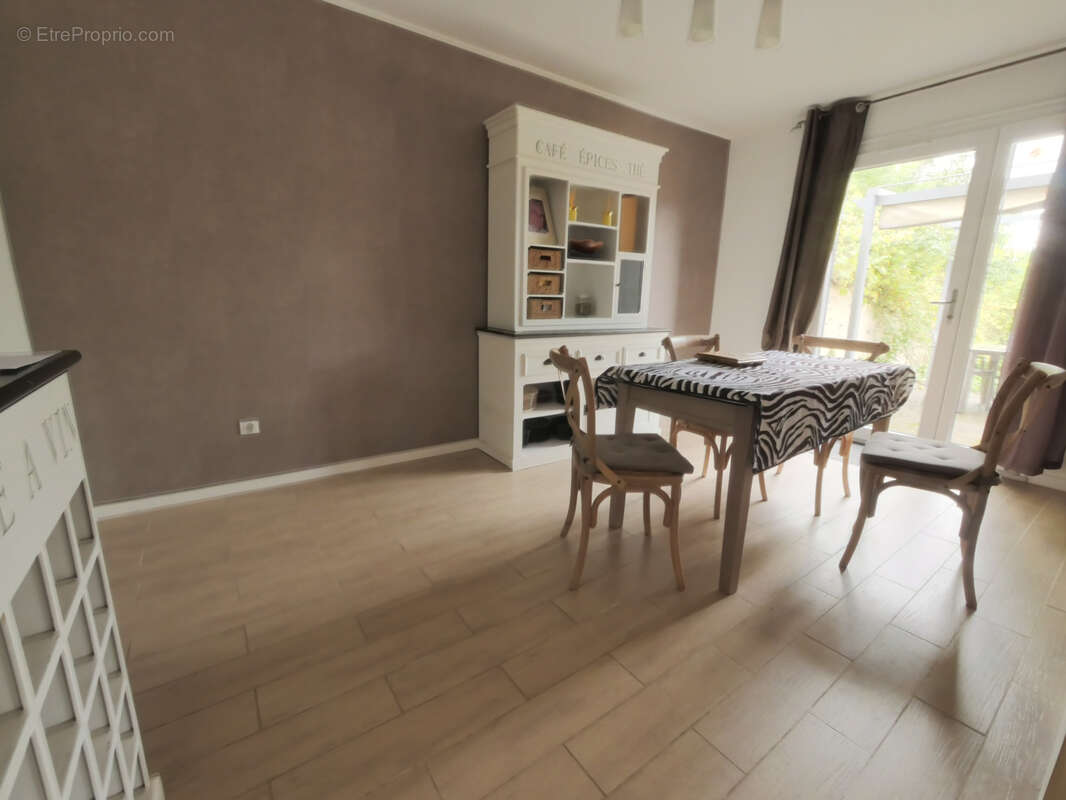 Maison à BERCHERES-SUR-VESGRE