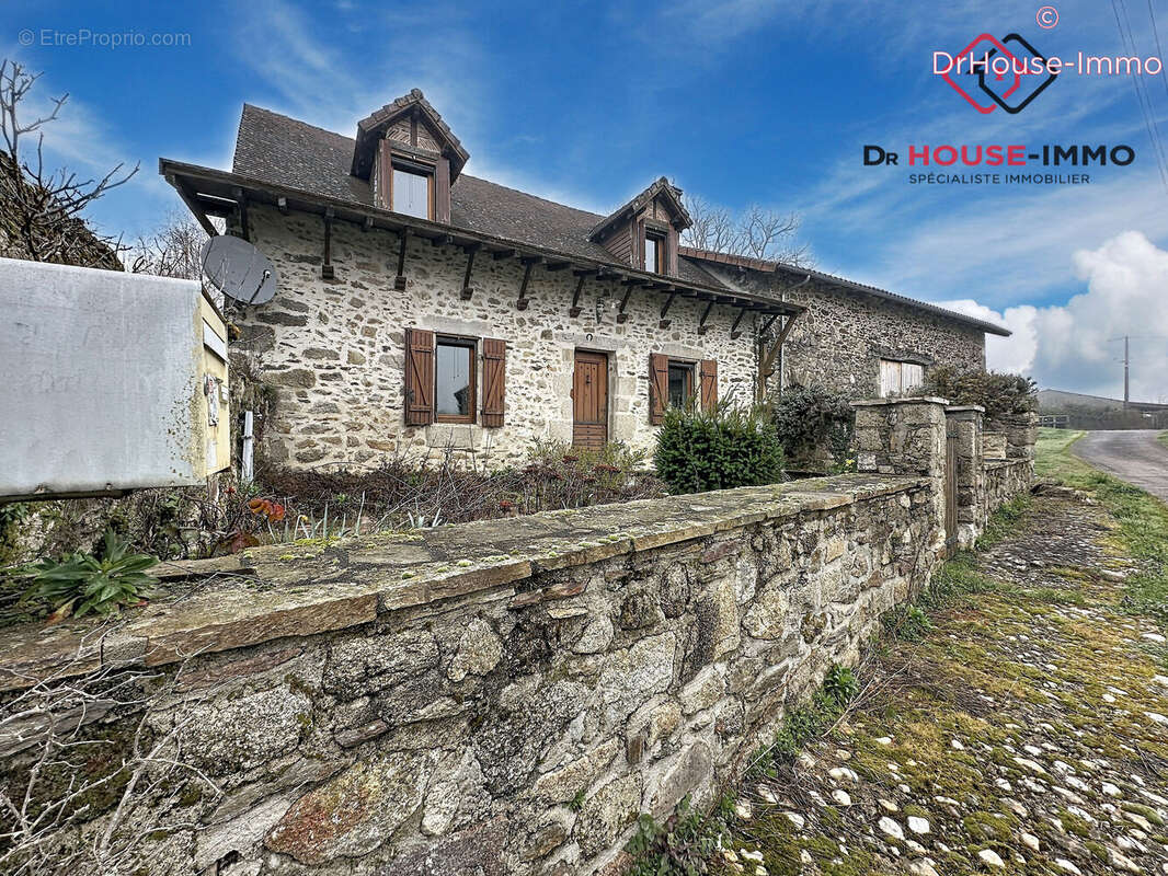 Maison à SAINT-SAUD-LACOUSSIERE