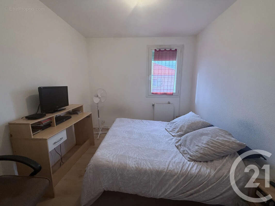 Appartement à YZEURE