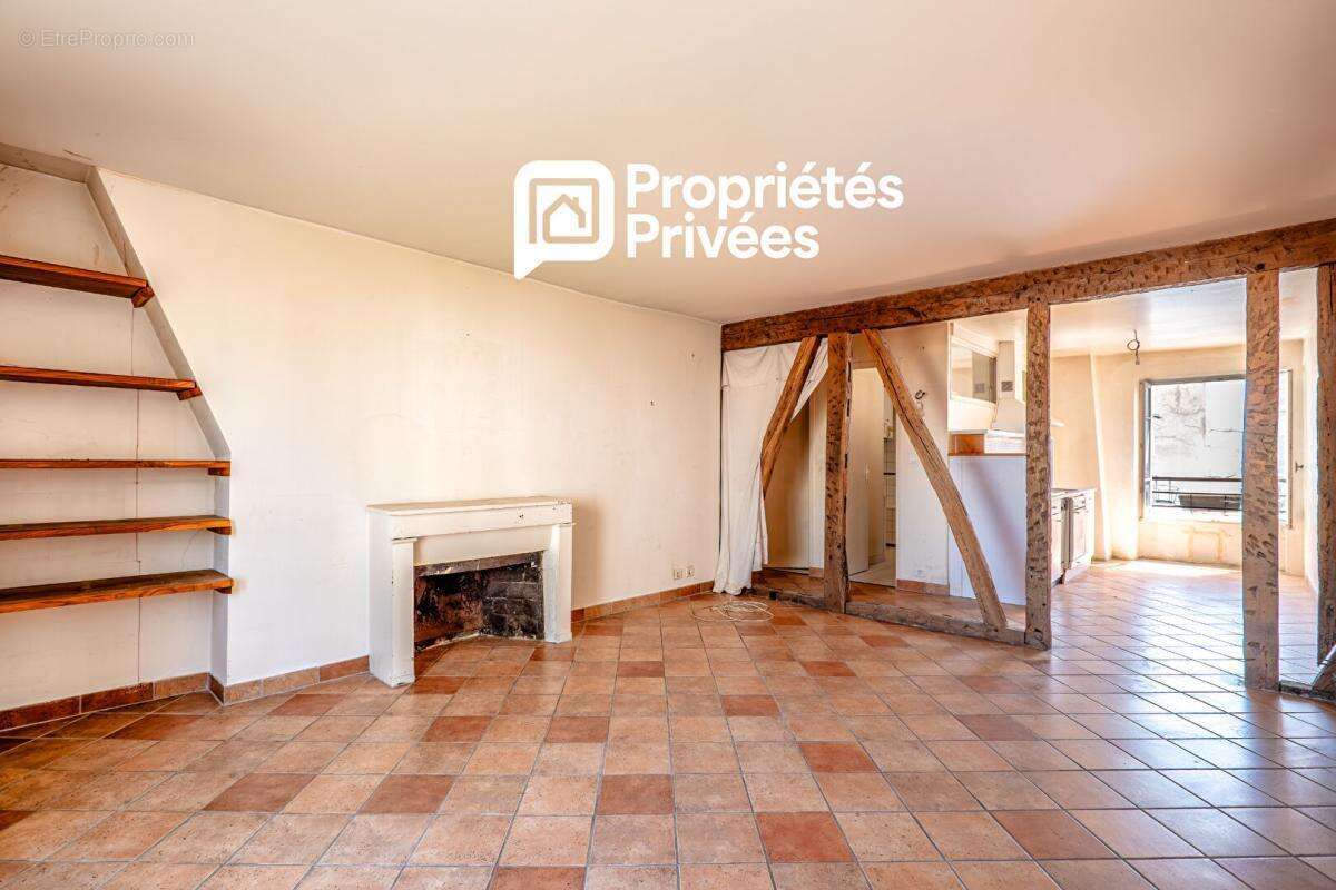Appartement à PARIS-4E