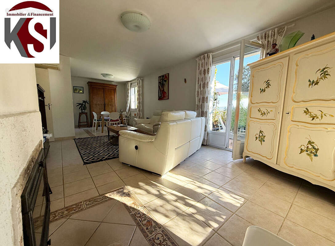 Maison à SEILLONS-SOURCE-D&#039;ARGENS