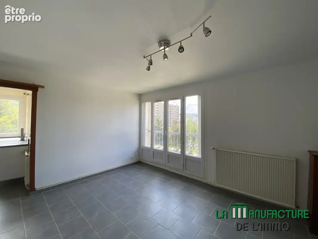 Appartement à SAINT-ETIENNE