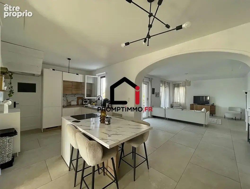 Maison 170 m² à Roanne  - photo 2