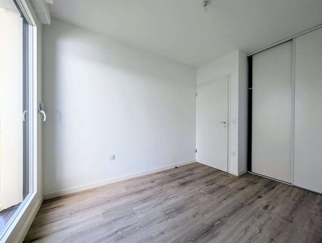 Appartement à LES CLAYES-SOUS-BOIS