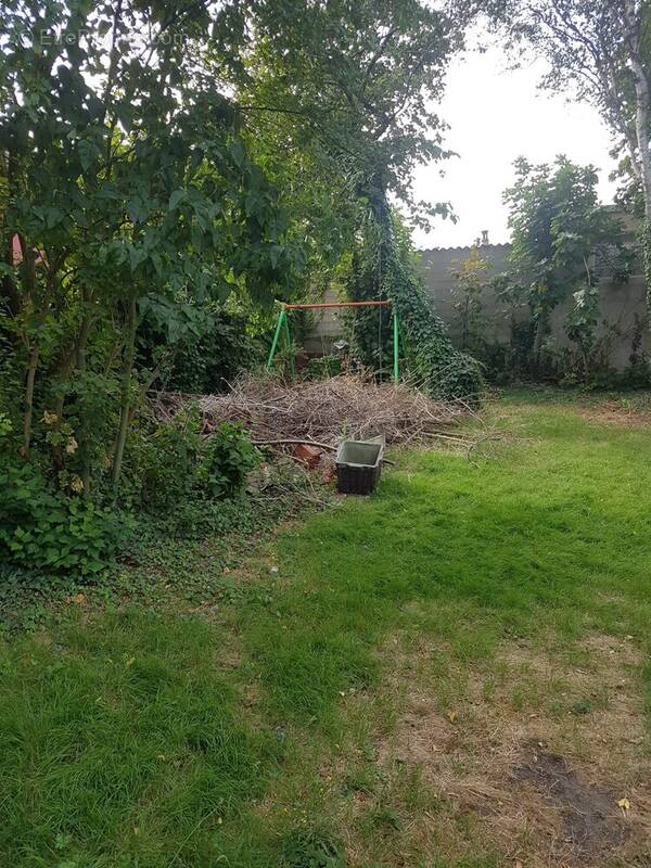 Terrain à ROMAINVILLE