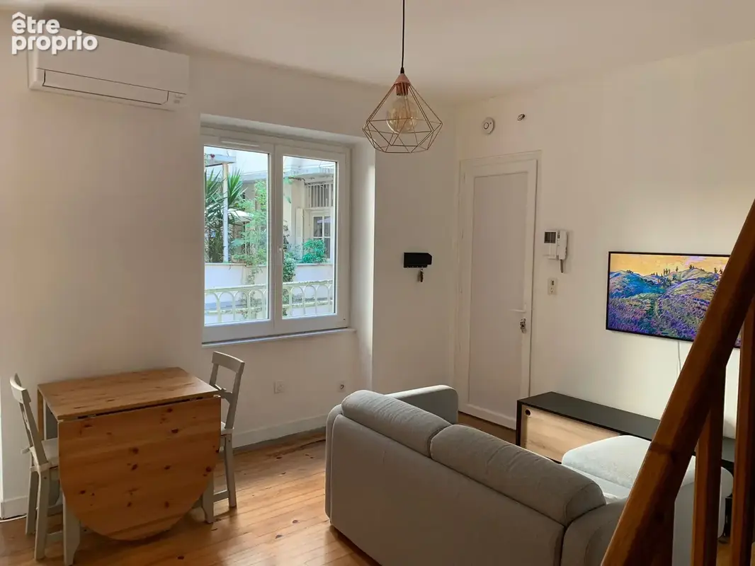 Exclusivité   3 pièces quai du Rhône en face du Parc de la Tête d’Or- Voute de 75m2 - photo 2