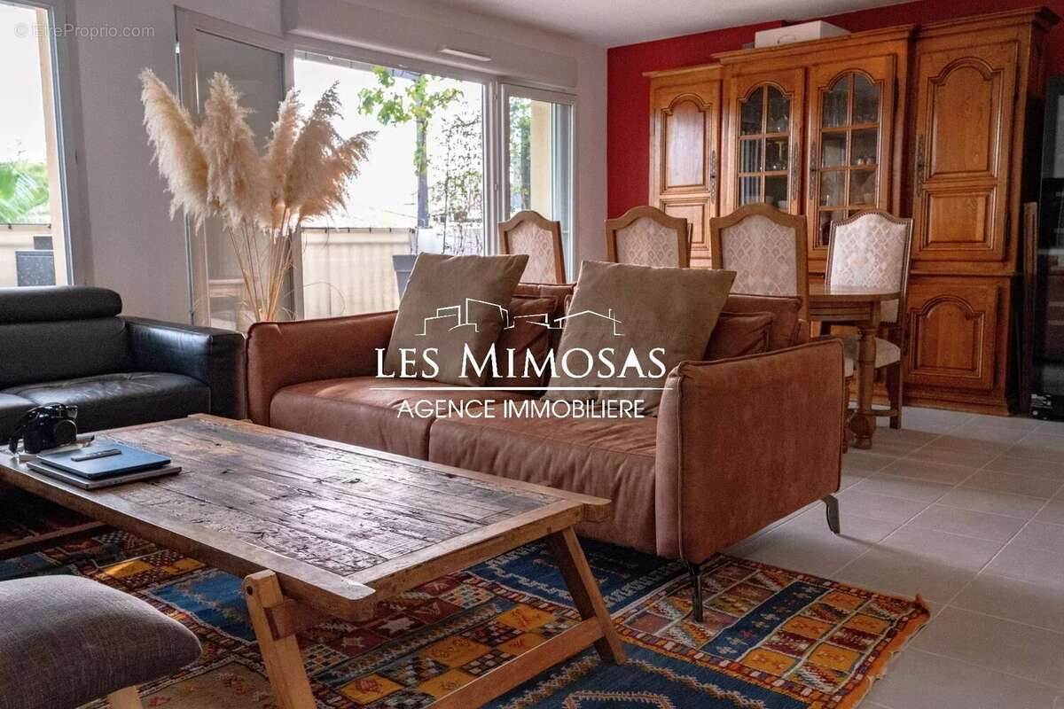 Appartement à LE MUY