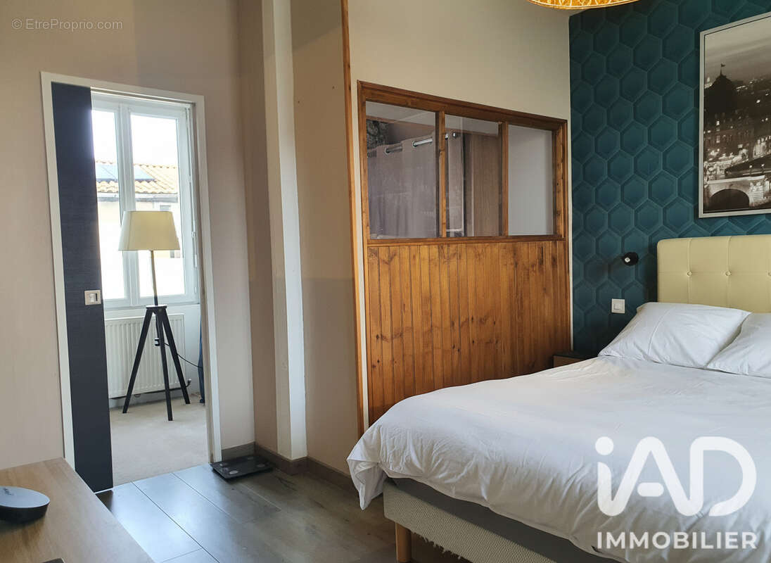 Maison 165 m² à Chasseneuil-Sur-Bonnieure  - photo 7