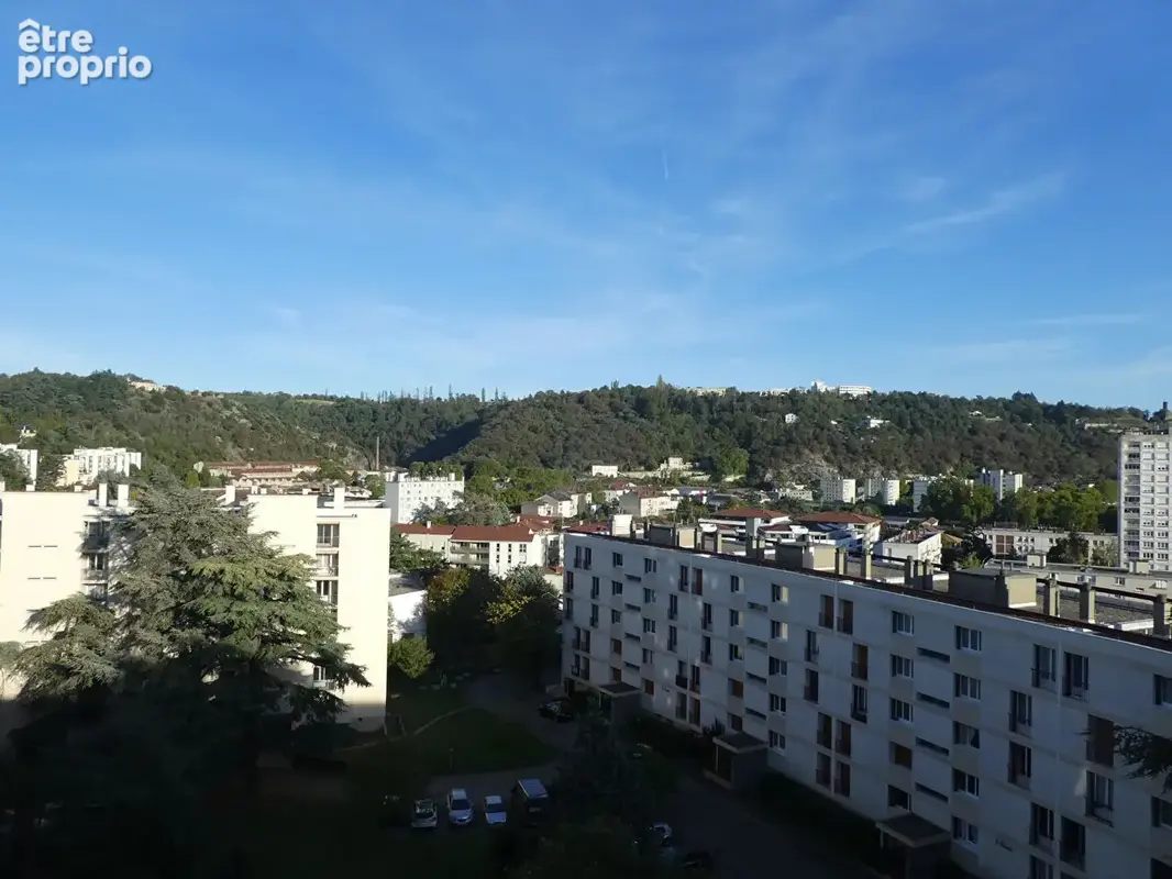 Appartement t4 - 76 m² - dernier étage, vue panoramique et potentiel à exploiter - photo 3