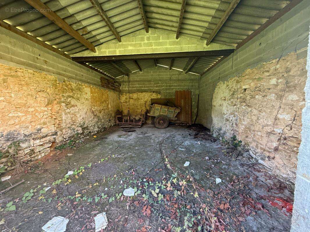 Parking à SAINT-MAIXANT