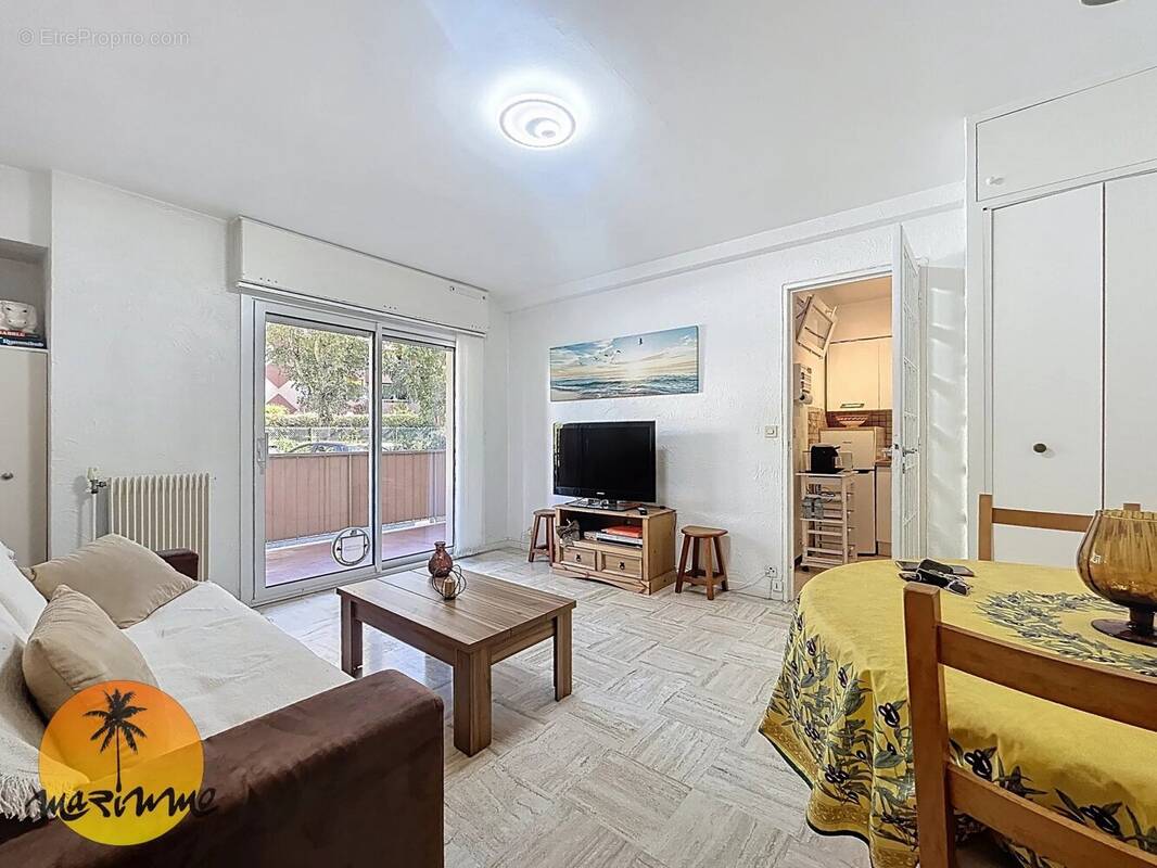 Appartement à SAINT-LAURENT-DU-VAR