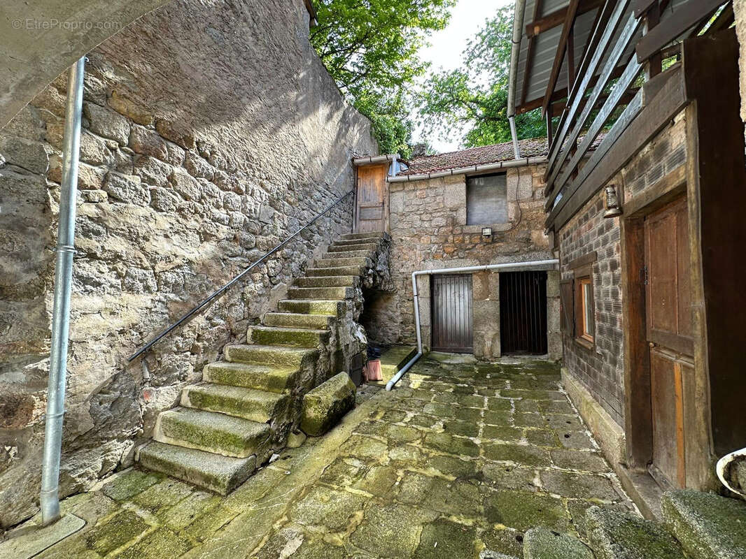 Maison à LORMES