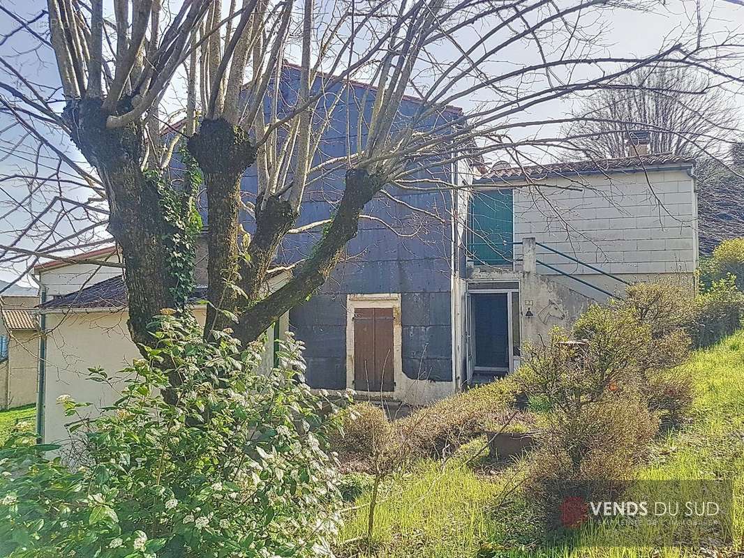 Maison à CASTANET-LE-HAUT