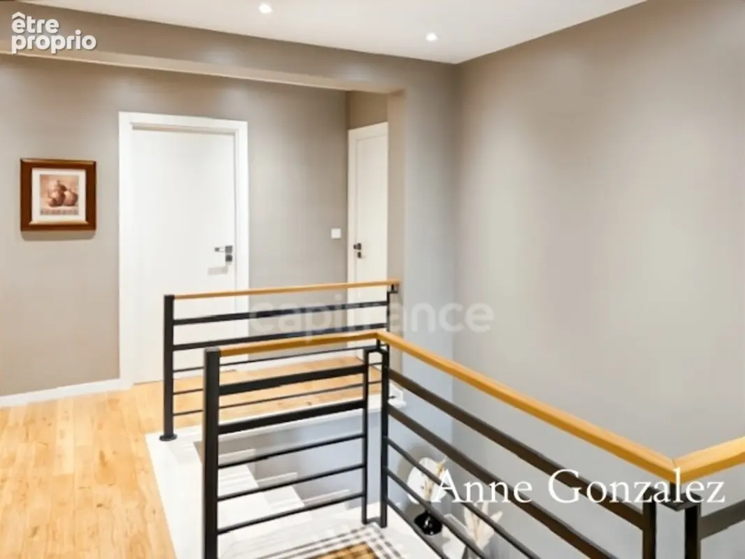 ORLEANS-SUD, à vendre belle maison familiale édifiée sur un beau jardin clos et paysager de 1130 m2 avec piscine, salle à manger - photo 11