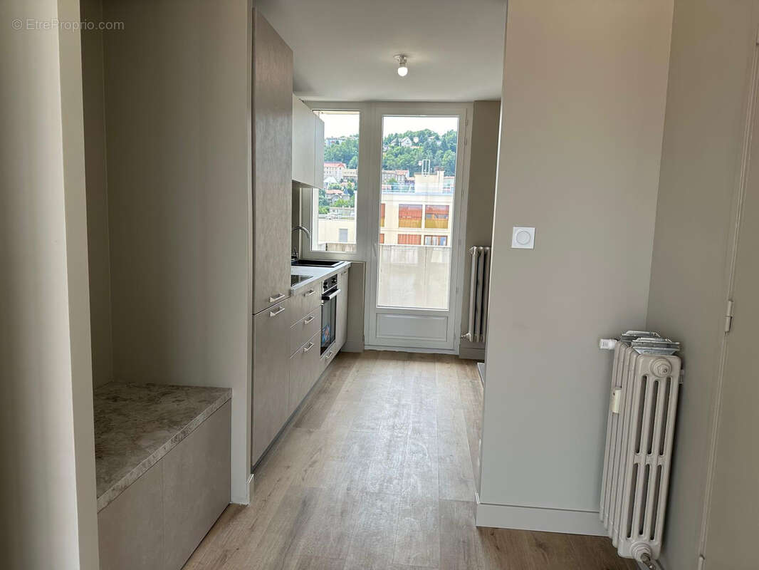 Appartement à SAINT-ETIENNE