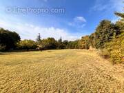 Terrain à L'ISLE-SUR-LA-SORGUE